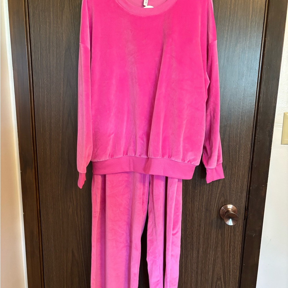 Pink Lounge Set (Women’s)